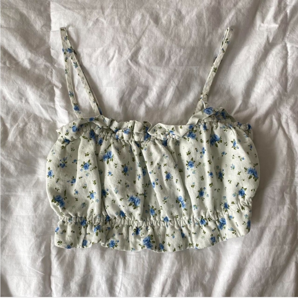 Wild Fable White Floral Smocked Cropped Cami with Blue Accent